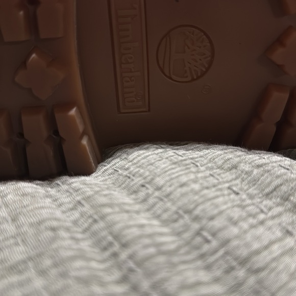 Good condition just have some minor stain on the front that can be removed - Picture 8 of 8